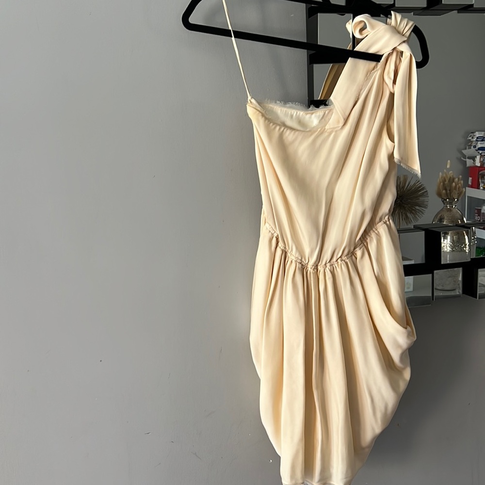 Alice and Olivia one shoulder silk cream dress